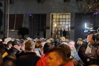 Pogledajte kako je sada ispred Skupštine (FOTO)