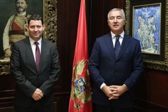 Đukanović sa Frangešom: Slovenija ostaje posvećena stabilnosti i evropskoj budućnosti regiona Đukanović sa Frangešom: Slovenija ostaje posvećena stabilnosti i evropskoj budućnosti regiona