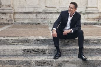 “Na prvi pogled”: Poslušajte novu pjesmu Sergeja Ćetkovića (VIDEO) “Na prvi pogled”: Poslušajte novu pjesmu Sergeja Ćetkovića (VIDEO)