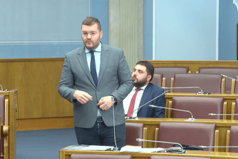 Koprivica: Pravni saobraćaj je ugroženiji nego ikad, izborni turisti u Šavniku rizikuju zatvorsku kaznu Koprivica: Pravni saobraćaj je ugroženiji nego ikad, izborni turisti u Šavniku rizikuju zatvorsku kaznu