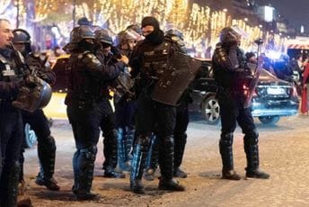 Tokom protesta u Francuskoj povrijeđeno više od 1.000 policajaca Tokom protesta u Francuskoj povrijeđeno više od 1.000 policajaca