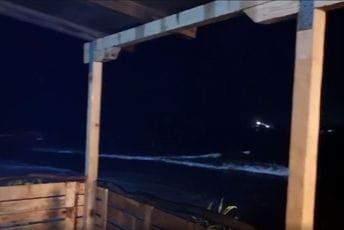 Poplavljeni restorani na Adi Bojani Poplavljeni restorani na Adi Bojani