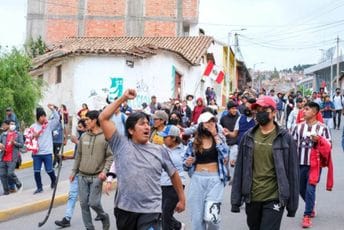 Sve je gore u Peruu: Tokom protesta ubijeno šest tinejdžera, uvedeno vanredno stanje Sve je gore u Peruu: Tokom protesta ubijeno šest tinejdžera, uvedeno vanredno stanje