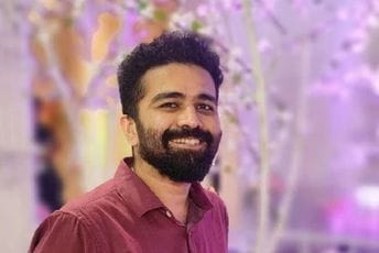 Student Kembridža riješio sanskritski problem koji je vjekovima mučio naučnike Student Kembridža riješio sanskritski problem koji je vjekovima mučio naučnike