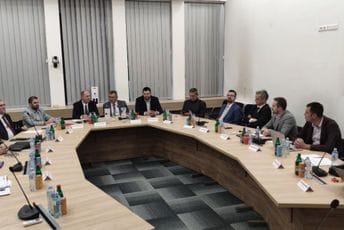 ''Nikšić da ostvari prihode po osnovu eksploatacije dijela Bilećkog jezera, u saradnji sa Vladom CG naći adekvatan model'' ''Nikšić da ostvari prihode po osnovu eksploatacije dijela Bilećkog jezera, u saradnji sa Vladom CG naći adekvatan model''