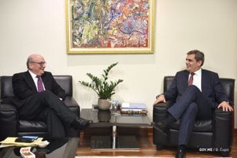 Ibrahimović: Ponovno pokretanje procedure za popunjavanje Ustavnog suda i raspisivanje izbora put za izlazak iz aktuelne krize Ibrahimović: Ponovno pokretanje procedure za popunjavanje Ustavnog suda i raspisivanje izbora put za izlazak iz aktuelne krize