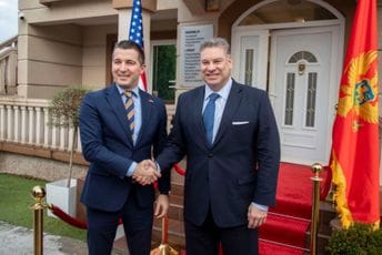 Bečić sa Eskobarom: Politički degutantno da o Ustavnom sudu najviše slušamo od onih koji ga drže paralisanim Bečić sa Eskobarom: Politički degutantno da o Ustavnom sudu najviše slušamo od onih koji ga drže paralisanim