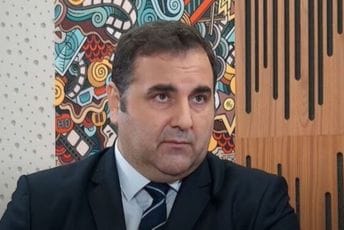 Radulović: Milatoviću bi bilo bolje da ćuti, jer kad god progovori o EU integracijama pokaže neznanje Radulović: Milatoviću bi bilo bolje da ćuti, jer kad god progovori o EU integracijama pokaže neznanje