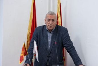 Popović: Građanskim otporom i političko-kulturnim pokretom protiv nepoštovanja države Popović: Građanskim otporom i političko-kulturnim pokretom protiv nepoštovanja države