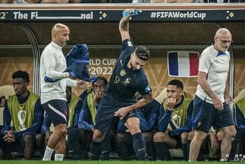 Pogledajte reakciju Žirua nakon što je zamijenjen u 40. minutu Pogledajte reakciju Žirua nakon što je zamijenjen u 40. minutu