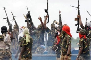 Krvavi teror ozloglašenih zločinaca: Banditi ubili najmanje 25 ljudi i spalili više od 100 kuća u jednom nigerijskom selu Krvavi teror ozloglašenih zločinaca: Banditi ubili najmanje 25 ljudi i spalili više od 100 kuća u jednom nigerijskom selu