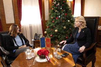 Đurović sa Popom: Kompletiranje Ustavnog suda ključni preduslov za prevazilaženje krize Đurović sa Popom: Kompletiranje Ustavnog suda ključni preduslov za prevazilaženje krize