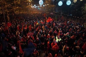 Na skupu je oko 20.000 ljudi: Vidaković: Nećemo Abazovićeve balkanske stranputice (FOTO/VIDEO)