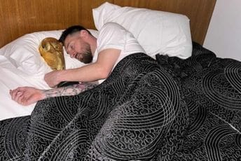 Mesi uživa u uspjehu, ne odvaja se od „boginje“ ni dok spava Mesi uživa u uspjehu, ne odvaja se od „boginje“ ni dok spava