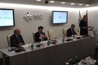 Abazović: Opšti kolektivni ugovor biće usvojen po hitnoj proceduri čim se dogovore sindikati i privreda Abazović: Opšti kolektivni ugovor biće usvojen po hitnoj proceduri čim se dogovore sindikati i privreda