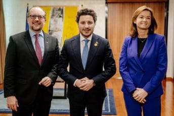 Abazović sa Fajon i Šalenbergom: Ostajemo čvrsto posvećeni integraciji u EU Abazović sa Fajon i Šalenbergom: Ostajemo čvrsto posvećeni integraciji u EU