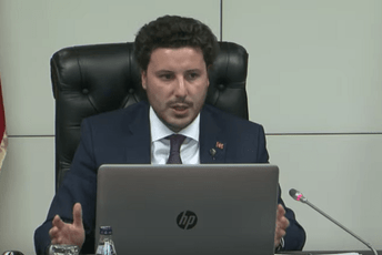 Abazović: Mandić bi pojačao šanse Đukanoviću, DPS-u bi bilo pametnije da kandiduje Pejanović-Đurišić Abazović: Mandić bi pojačao šanse Đukanoviću, DPS-u bi bilo pametnije da kandiduje Pejanović-Đurišić