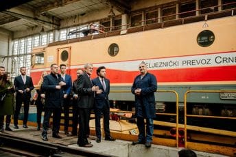 „Samo naprijed“: Abazović u posjeti Željeznici Crne Gore „Samo naprijed“: Abazović u posjeti Željeznici Crne Gore