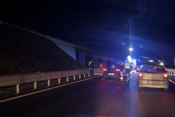 Udes na auto-putu, nema povrijeđenih Udes na auto-putu, nema povrijeđenih