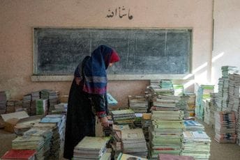 UNESKO poziva na ukidanje zabrane ženama da idu na univerzitet u Avganistanu UNESKO poziva na ukidanje zabrane ženama da idu na univerzitet u Avganistanu