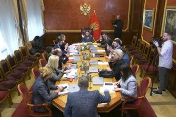 Odbor jednoglasan: Javni poziv najdalje do ponedjeljka, rok za prijave 15 dana Odbor jednoglasan: Javni poziv najdalje do ponedjeljka, rok za prijave 15 dana