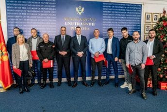 Adžić: Finansijska podrška za doprinos unapređenju sistema zaštite i spašavanja Adžić: Finansijska podrška za doprinos unapređenju sistema zaštite i spašavanja