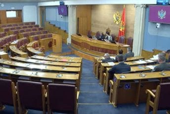 Pravnici jednoglasni, ali pitaju se političari: Crna Gora hrli u autokratiju? Pravnici jednoglasni, ali pitaju se političari: Crna Gora hrli u autokratiju?