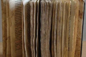 Pohara crnogorske kulturne riznice: Vrijedne knjige iznošene u tovarima Pohara crnogorske kulturne riznice: Vrijedne knjige iznošene u tovarima