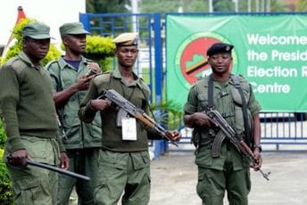 U Africi uhapšen gitarista Hladnog piva i još sedam osoba: Planirali da usvoje djecu, provjerava se autentičnost dokumentacije U Africi uhapšen gitarista Hladnog piva i još sedam osoba: Planirali da usvoje djecu, provjerava se autentičnost dokumentacije