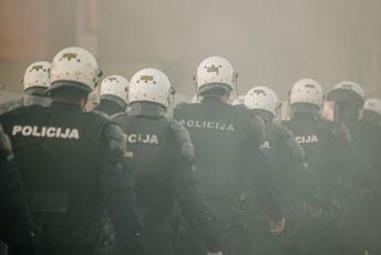 MUP: 600 novih kompleta za zaštitu policijskih službenika MUP: 600 novih kompleta za zaštitu policijskih službenika