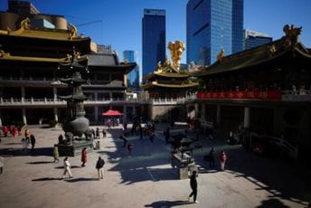 Pola miliona slučajeva kovida dnevno samo u kineskom gradu Ćingdao Pola miliona slučajeva kovida dnevno samo u kineskom gradu Ćingdao