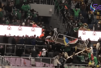(VIDEO) Srušila se tribina na košarkaškoj utakmici, povrijeđeno 27 navijača (VIDEO) Srušila se tribina na košarkaškoj utakmici, povrijeđeno 27 navijača