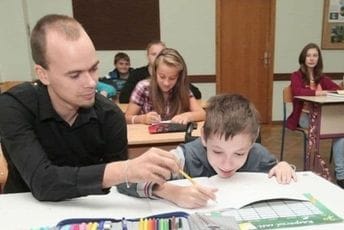 Očekuju 30 novih asistenata, preopterećeni poslom Očekuju 30 novih asistenata, preopterećeni poslom