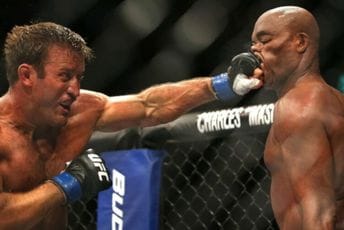 Srušio se na poslu: Legendarni UFC borac iznenada preminuo Srušio se na poslu: Legendarni UFC borac iznenada preminuo