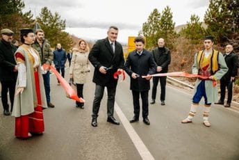 Abazović svečano otvorio put, a radovi nezavršeni Abazović svečano otvorio put, a radovi nezavršeni