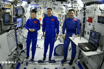 Tajkonauti na svemirskoj stanici Tijengung pripremaju preko 120 različitih jela Tajkonauti na svemirskoj stanici Tijengung pripremaju preko 120 različitih jela