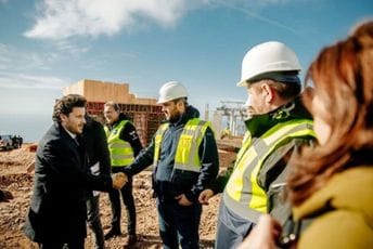 (VIDEO) Abazović obišao radove na žičari: Ko ovdje jednom dođe za života neće zaboraviti Crnu Goru (VIDEO) Abazović obišao radove na žičari: Ko ovdje jednom dođe za života neće zaboraviti Crnu Goru