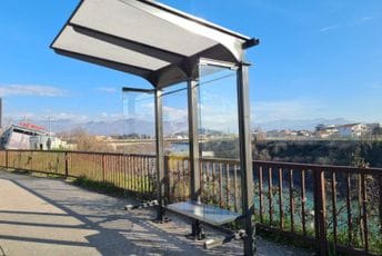 Na sedam lokacija u Podgorici postavljena nova autobuska stajališta Na sedam lokacija u Podgorici postavljena nova autobuska stajališta