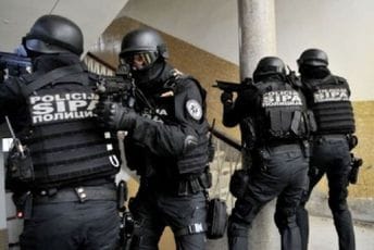 Akcija u Bijeljini: Hapšenje saradnika Ćuka, bliskog "škaljarskom klanu" Akcija u Bijeljini: Hapšenje saradnika Ćuka, bliskog "škaljarskom klanu"