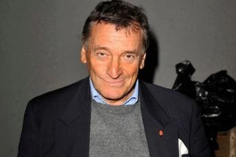 Preminuo glumac Stiven Grajf, zvijezda serije "Kruna" Preminuo glumac Stiven Grajf, zvijezda serije "Kruna"