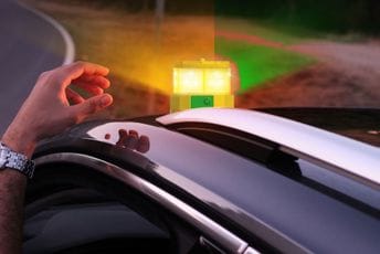 Prva evropska država koja uvodi male "svjetionike": Više neće biti legalno korišćenje trouglova upozorenja Prva evropska država koja uvodi male "svjetionike": Više neće biti legalno korišćenje trouglova upozorenja