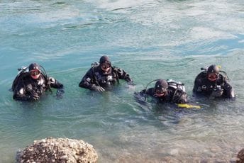 Ronioci i danas pretraživali Moraču; Mijajlović: Kada je tijelo viđeno da pluta, vodostaj je bio četiri metra veći Ronioci i danas pretraživali Moraču; Mijajlović: Kada je tijelo viđeno da pluta, vodostaj je bio četiri metra veći