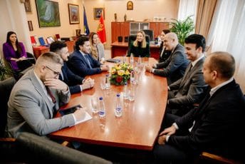 Abazović: Zgradu Jugoslovenskog rječnog brodarstva želim ponovo vidjeti u državnom vlasništvu Abazović: Zgradu Jugoslovenskog rječnog brodarstva želim ponovo vidjeti u državnom vlasništvu