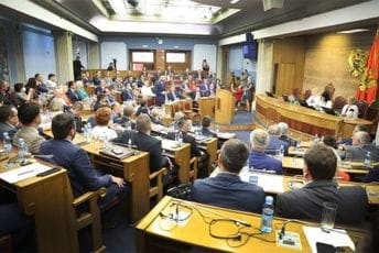 Poslanici sjutra ponovo o izmjenama Zakona o lokalnoj samoupravi Poslanici sjutra ponovo o izmjenama Zakona o lokalnoj samoupravi