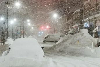 Sniježna oluja u SAD ne jenjava: U "mećavi vijeka" život izgubilo 56 osoba Sniježna oluja u SAD ne jenjava: U "mećavi vijeka" život izgubilo 56 osoba