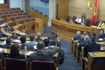 Usvojeni amandmani na Predlog izmjena Zakona o lokalnoj samoupravi Usvojeni amandmani na Predlog izmjena Zakona o lokalnoj samoupravi