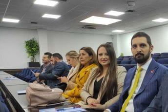 "Idemo ljudi": Glasanjem protiv naših amandmana DPS-SD koalicija glasaće protiv svih građana Bara "Idemo ljudi": Glasanjem protiv naših amandmana DPS-SD koalicija glasaće protiv svih građana Bara