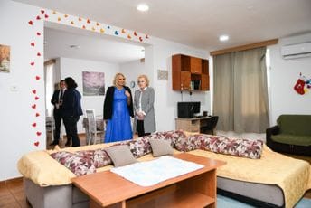 Lidija Đukanović posjetila Dječiji dom „Mladost“ Lidija Đukanović posjetila Dječiji dom „Mladost“