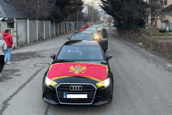 (VIDEO) Građani iz svih krajeva Crne Gore stižu na skup dijaspore u Podgorici (VIDEO) Građani iz svih krajeva Crne Gore stižu na skup dijaspore u Podgorici