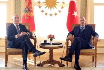 Erdogan sa Đukanovićem: Crna Gora daje važan dio doprinosa miru i stabilnosti, ohrabrujemo vas da postanete članica EU Erdogan sa Đukanovićem: Crna Gora daje važan dio doprinosa miru i stabilnosti, ohrabrujemo vas da postanete članica EU